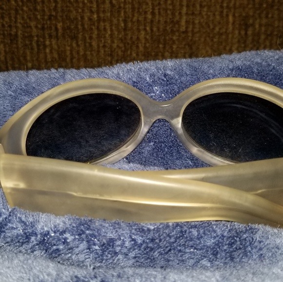 Vera Wang Luxe Sunglasses 4 Ppl W/Tiny Heads - Picture 8 of 8